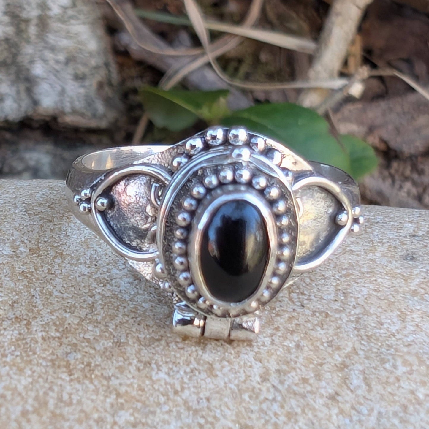 Gothic Oval Gemstone Poison Ring - Onyx Sterling Silver