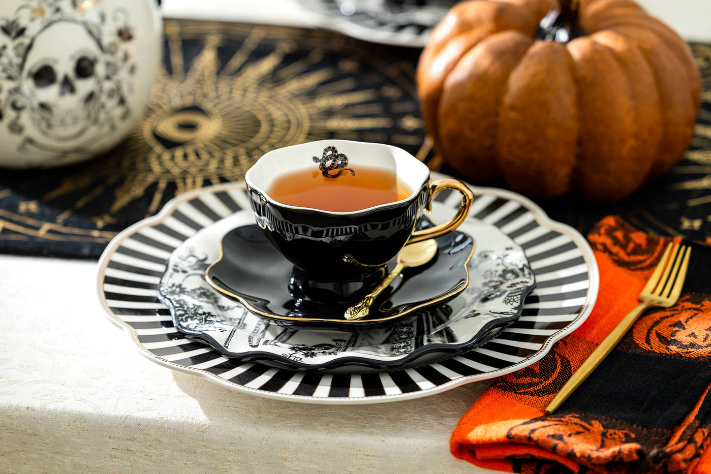 Snake Black Gold 7.5oz Tea Cup and Saucer