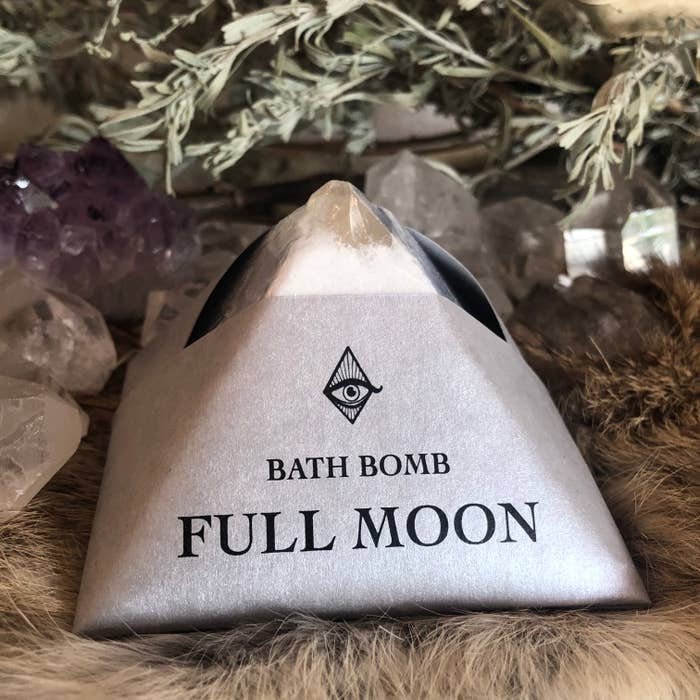 Full Moon Pyramid Crystal Bath Bomb - Loved To Death