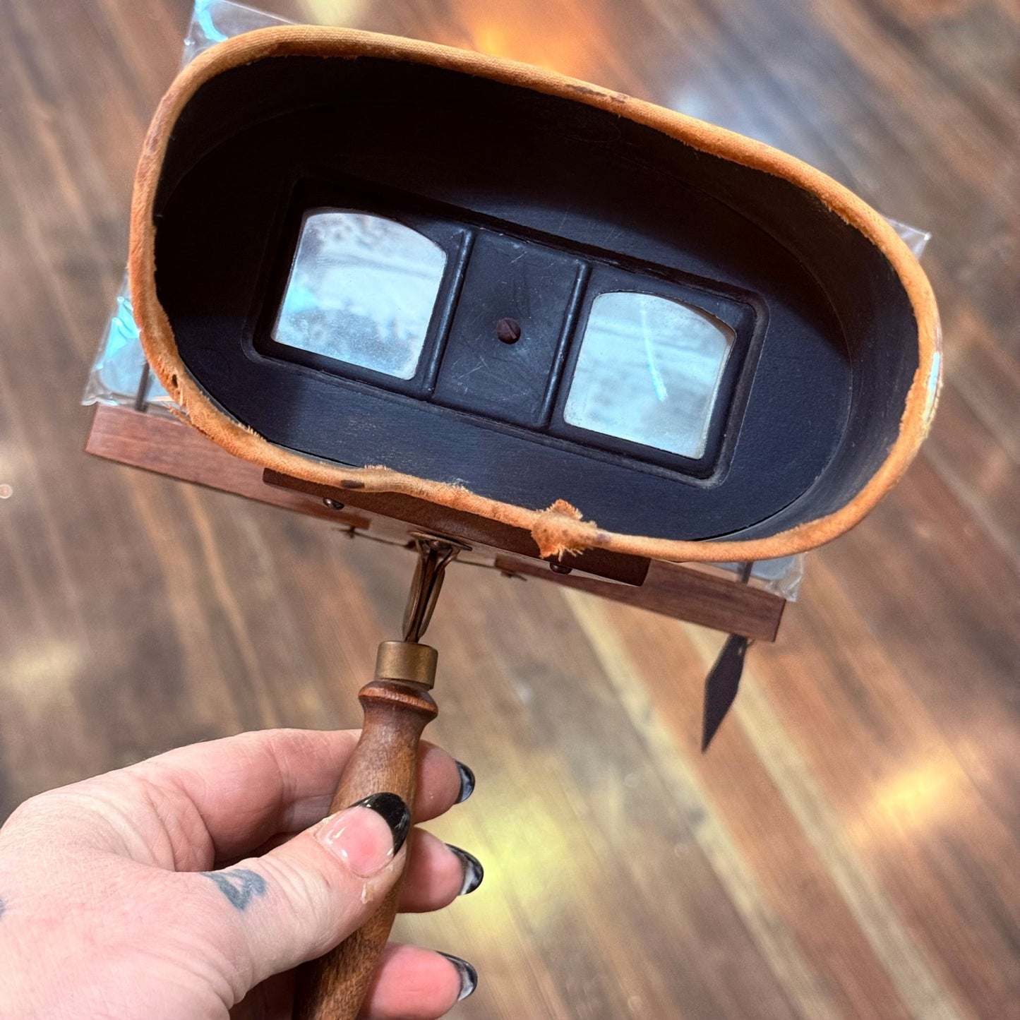 Victorian Antique Stereoviewer - Loved To Death