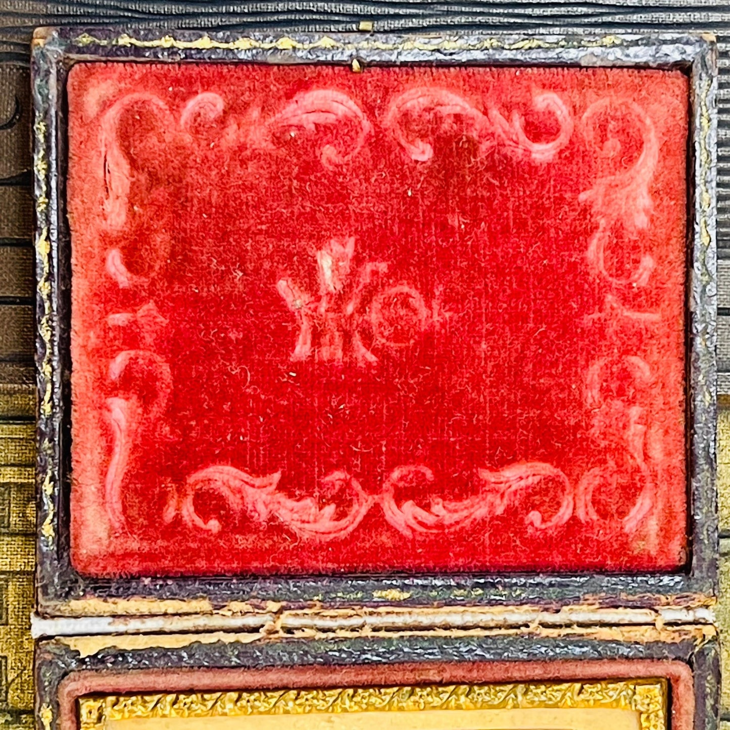Victorian Framed Man Ambrotype In Case - Loved To Death