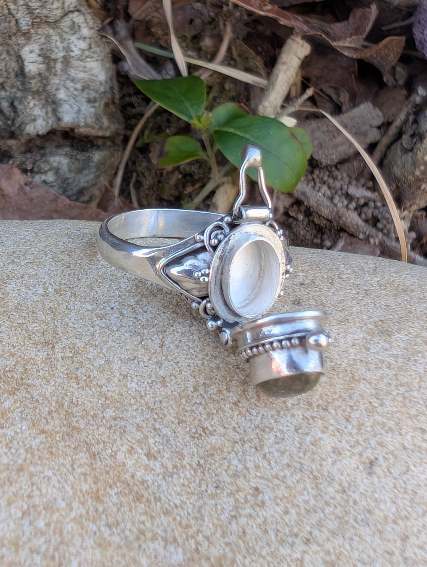 Oval Amethyst Poison Ring - Sterling Silver
