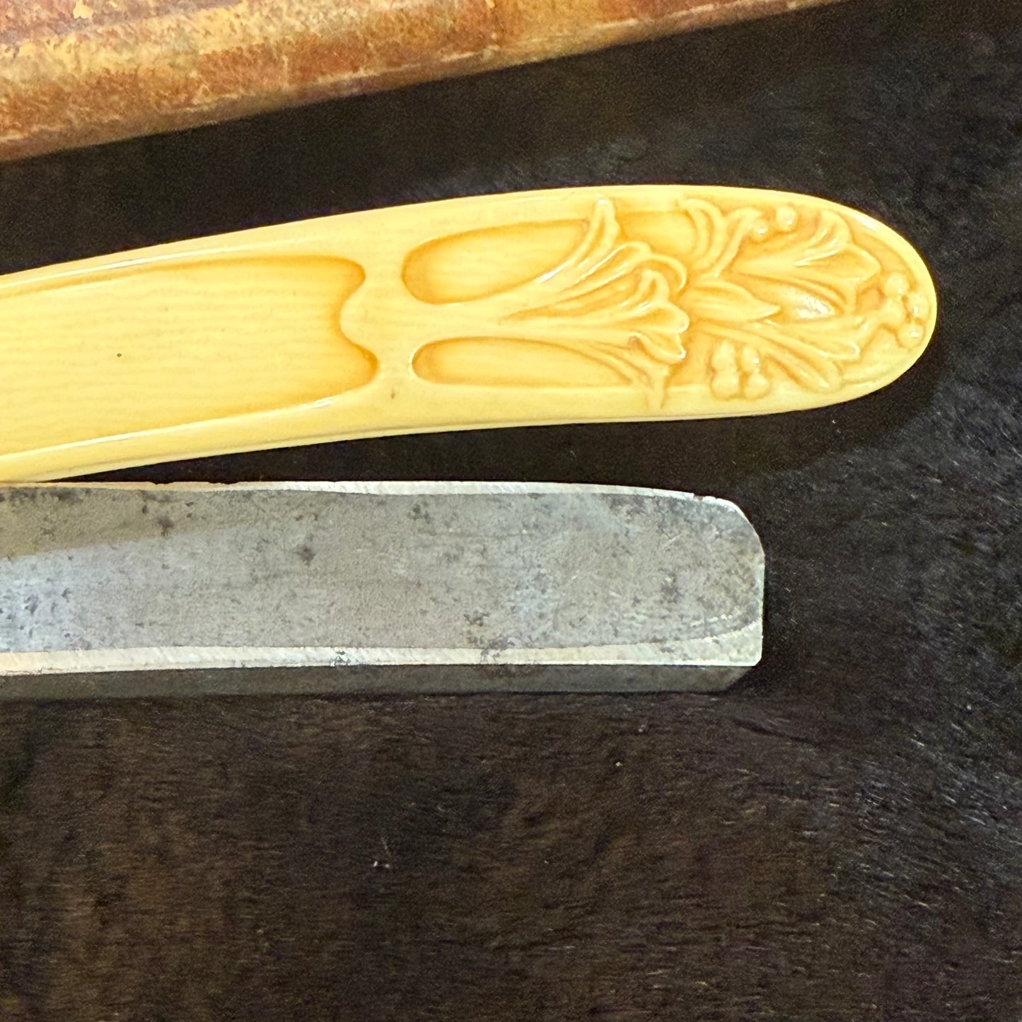 Antique Art Nouveau Celluloid Razor With Box