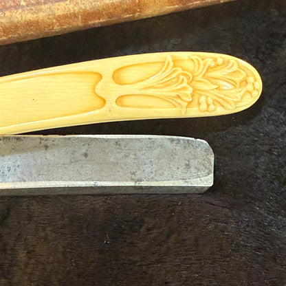 Antique Art Nouveau Celluloid Razor With Box