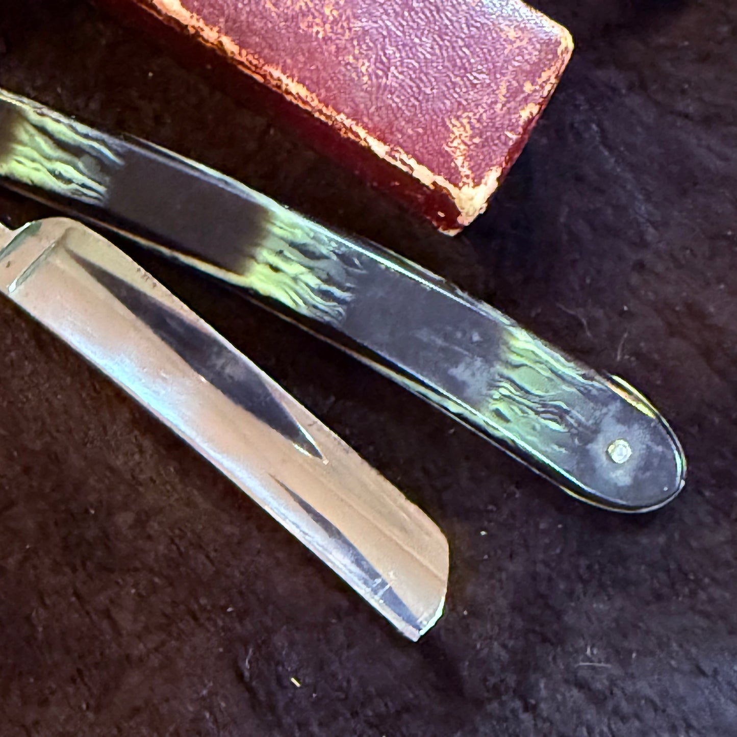 Antique Black & Green Razor With Box