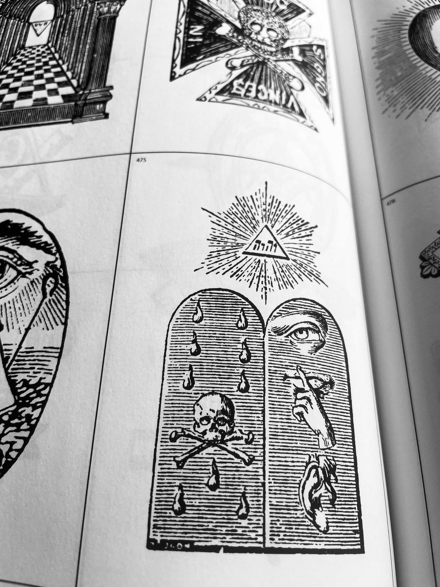 Symbols & Emblems, an Image Archive for Artists & Designers