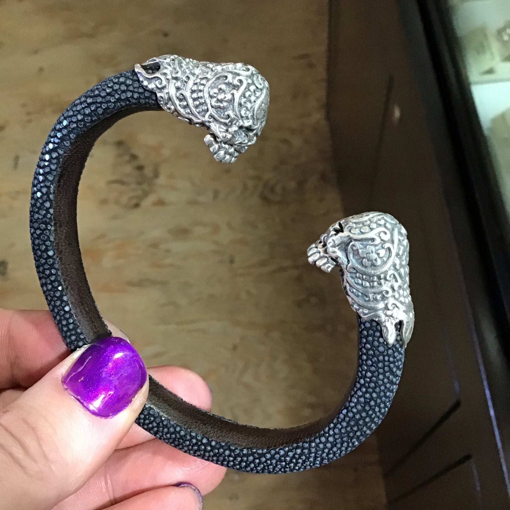 Double Skulls Sterling Stingray Cuff Black - Loved To Death