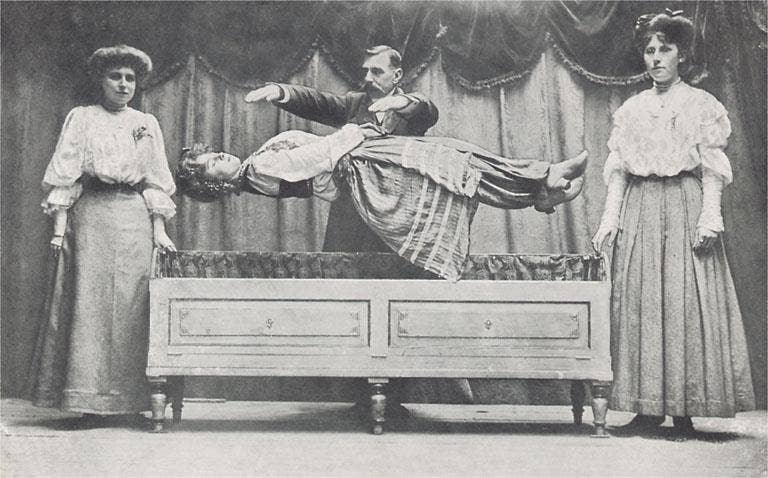 Postcard Magician Levitating Woman AP - 498 - Loved To Death