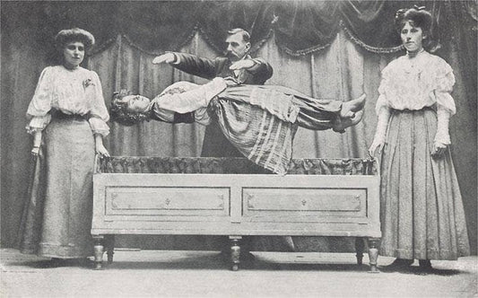 Postcard Magician Levitating Woman AP - 498 - Loved To Death