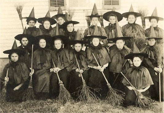 Postcard School for Witches HW - 145 - Loved To Death