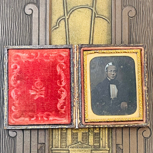 Victorian Framed Man Ambrotype In Case - Loved To Death