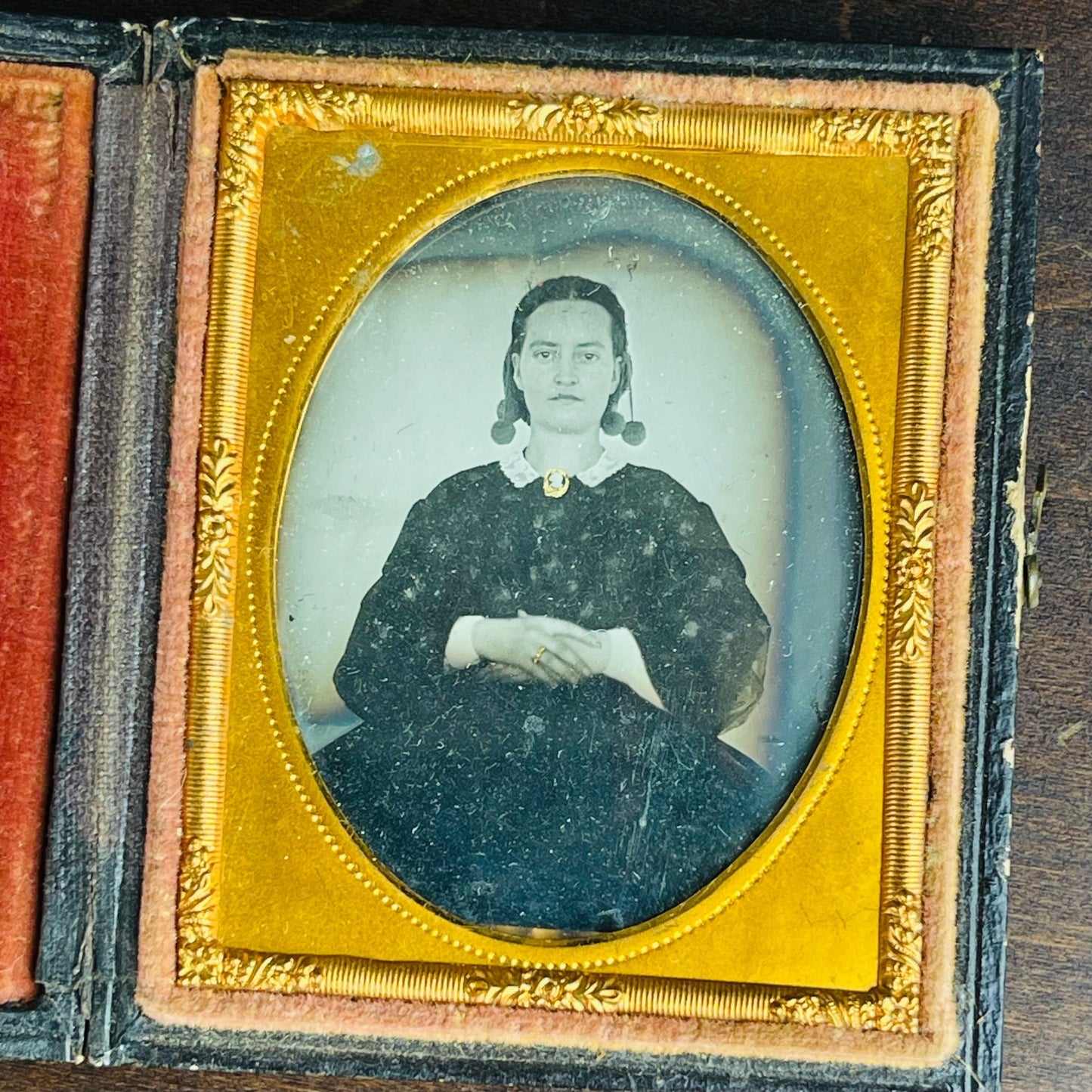 Victorian Woman Gold Accents Daguerreotype In Case - Loved To Death