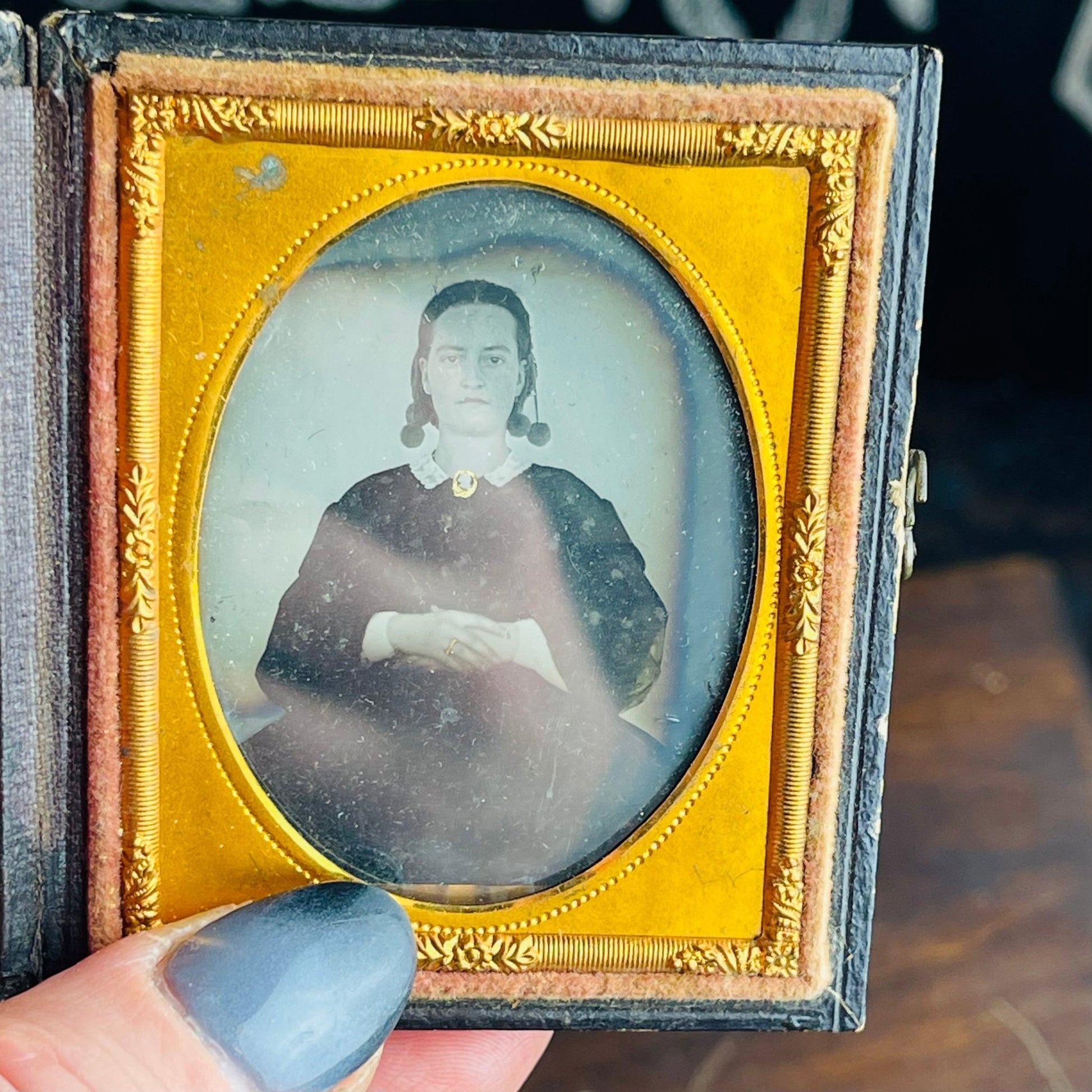 Victorian Woman Gold Accents Daguerreotype In Case - Loved To Death