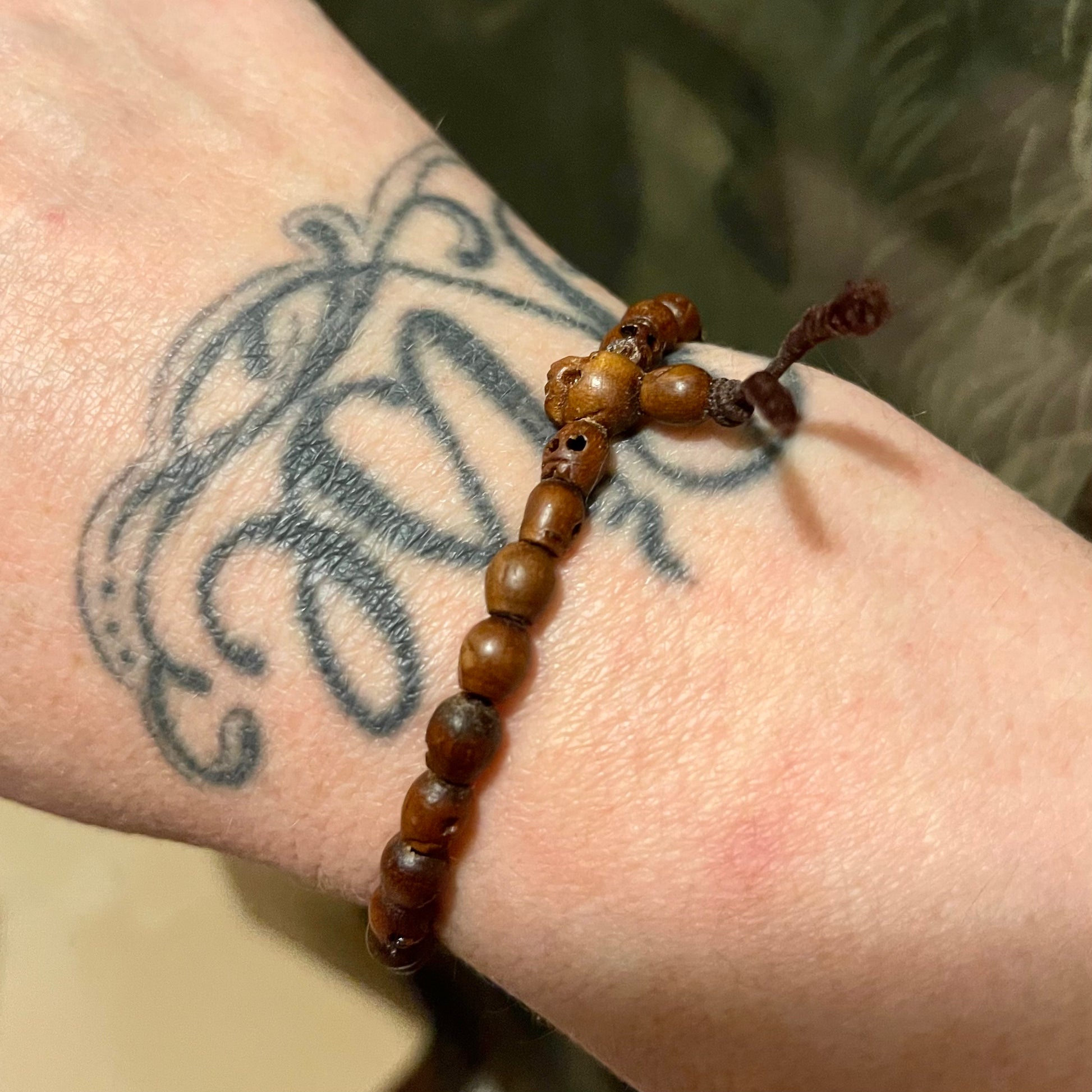 Wooden skull bracelet online