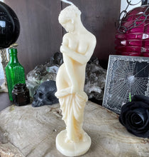 Load image into Gallery viewer, Venus Sculptural Candle
