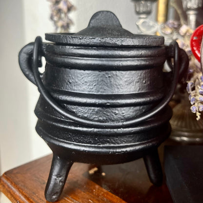 Medium Black Cast Iron Cauldron With Lines