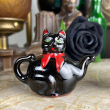 Load image into Gallery viewer, Antique Black Cat Teapot Salt &amp; Pepper Shakers
