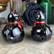 Load image into Gallery viewer, Antique Black Cat Teapot Salt &amp; Pepper Shakers
